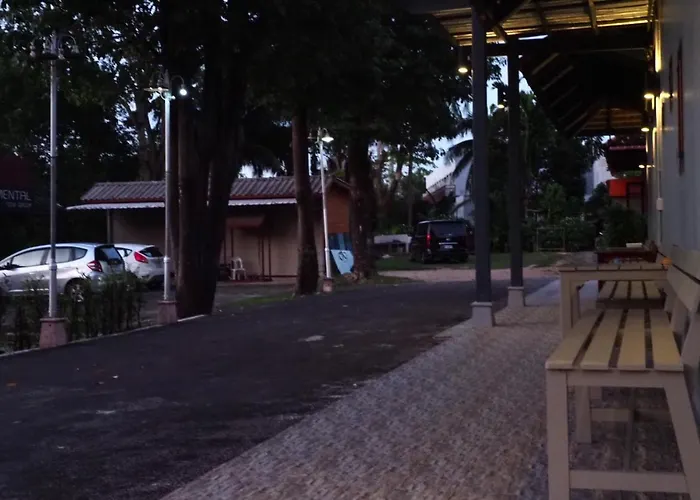 We Hostel Khaolak