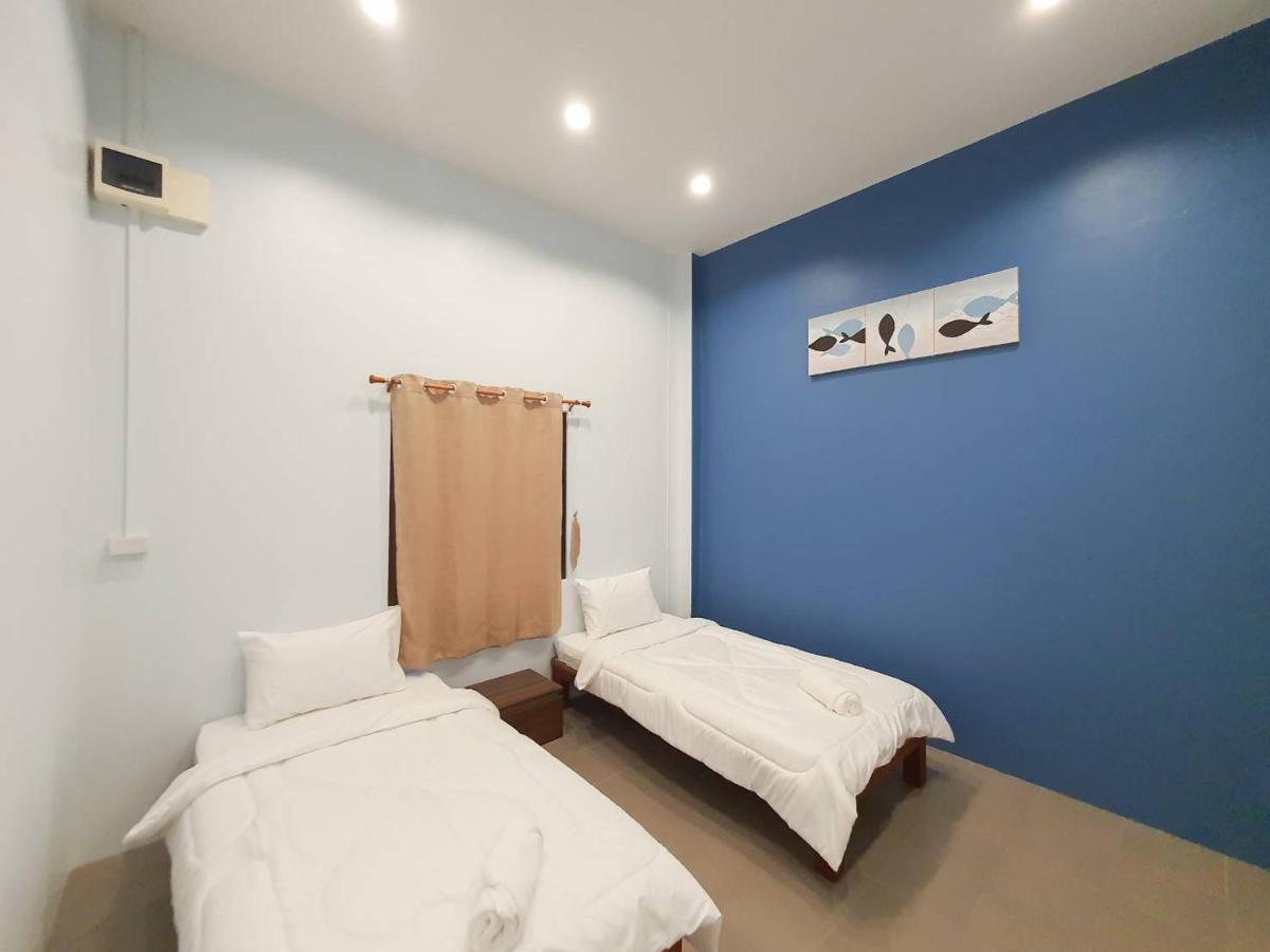 We Khaolak Hostel Khao Lak