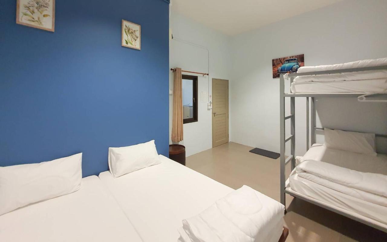 We Khaolak Hostel Khao Lak