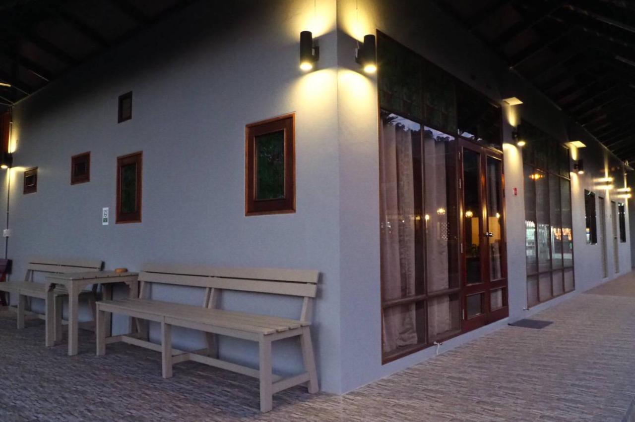 We Khaolak Hostel *